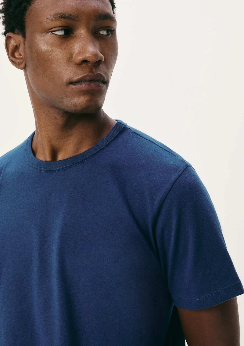 camiseta básica masculina manga curta slim: pague 2 leve 3 por 97,90