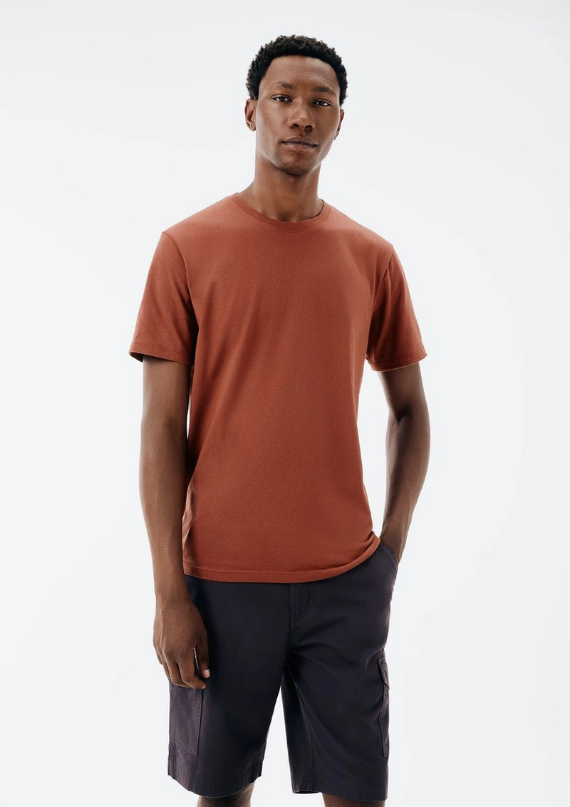 camiseta básica unissex manga curta regular world - marsala